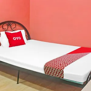 Hotel Oyo 868 Solanos Transient House, Pasay